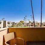 Contemporary Condo In Hub Of Old Town Scottsdale